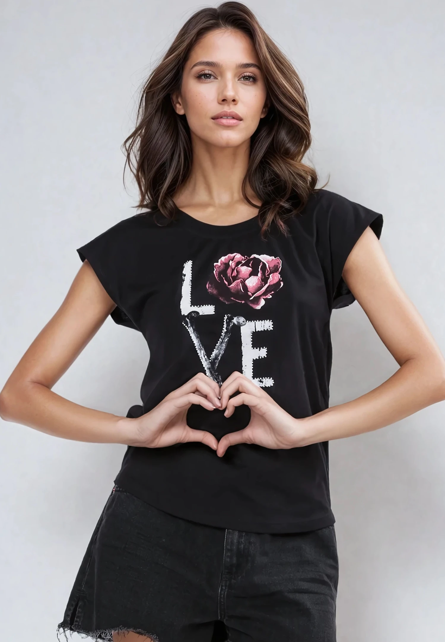SPIRIT T-SHIRT LOVE BLACK 1 SPIRIT T-SHIRT LOVE BLACK