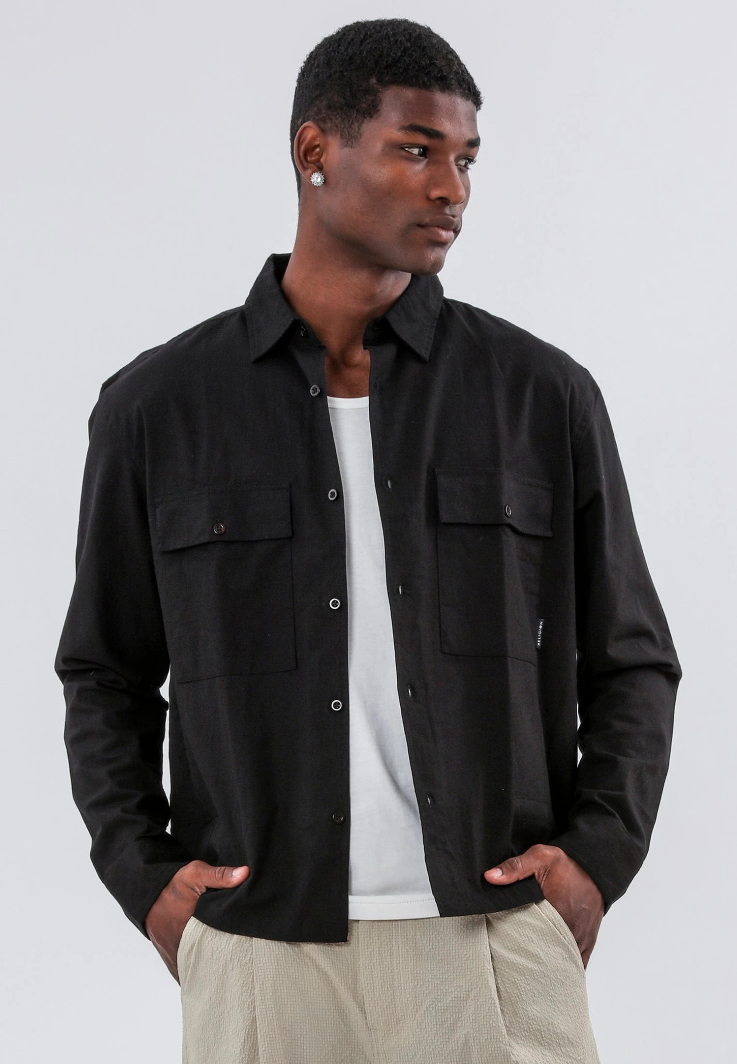 TWO POCKET RELAXED LINEN BLEND SHIRT BLACK 1 TWO POCKET RELAXED LINEN BLEND SHIRT BLACK