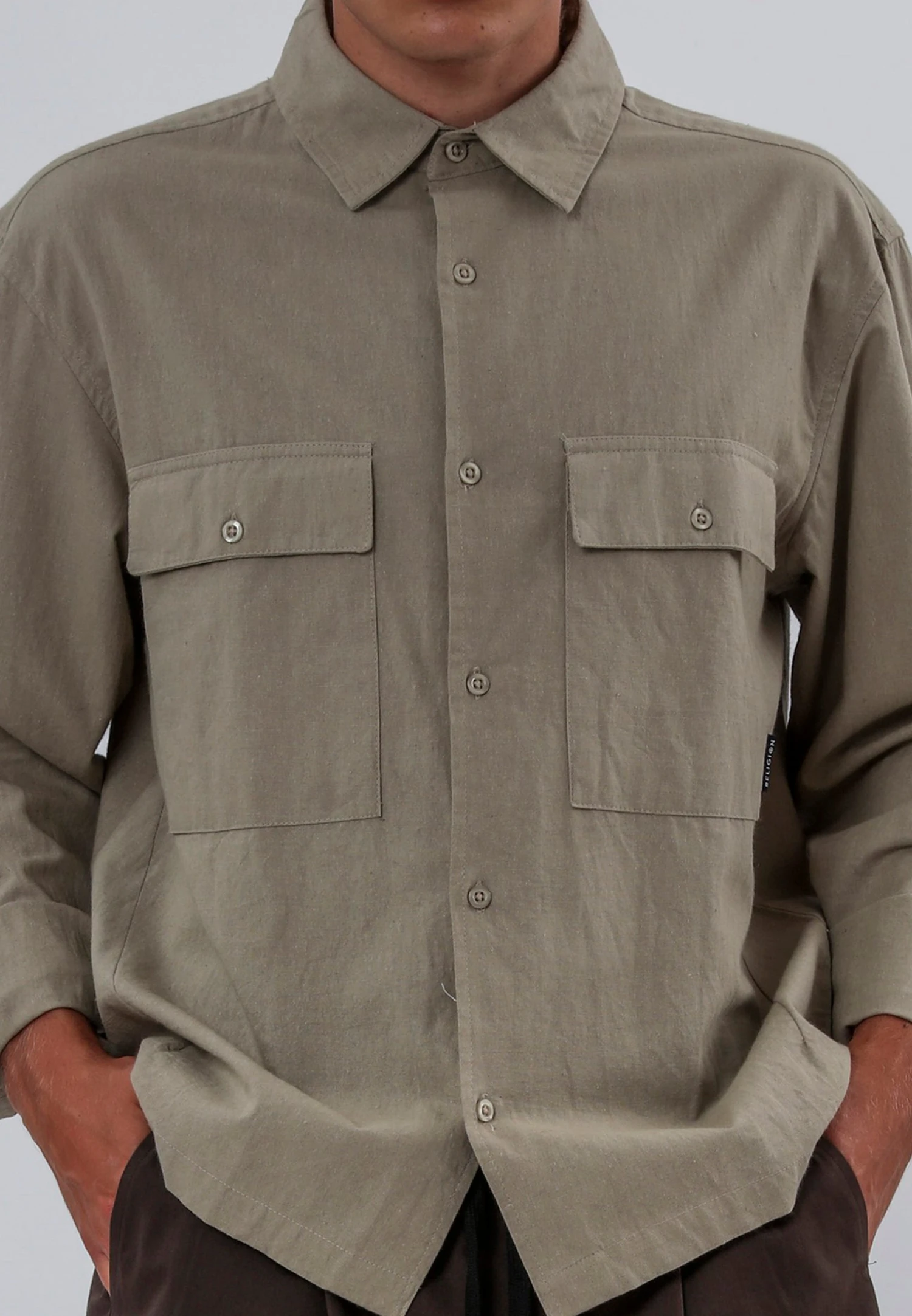 TWO POCKET RELAXED LINEN BLEND SHIRT LIGHT KHAKI 6 TWO POCKET RELAXED LINEN BLEND SHIRT LIGHT KHAKI - Image 6