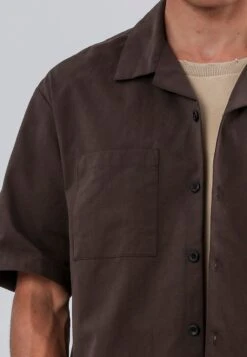 SAINT-TROPEZ LIGHTWEIGHT HOLIDAY SHIRT CHOCOLATE 11 SAINT-TROPEZ LIGHTWEIGHT HOLIDAY SHIRT CHOCOLATE -Religion Clothing 15HLWH11LIGHTWEIGHTSHIRTCHOCOLATE 1