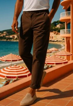 SAINT-TROPEZ LIGHTWEIGHT HOLIDAY CHINOS CHOCOLATE