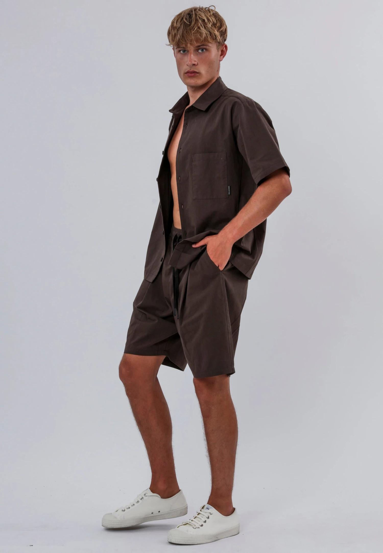 SAINT-TROPEZ PLEATED HOLIDAY SHORTS CHOCOLATE 5 SAINT-TROPEZ PLEATED HOLIDAY SHORTS CHOCOLATE - Image 5