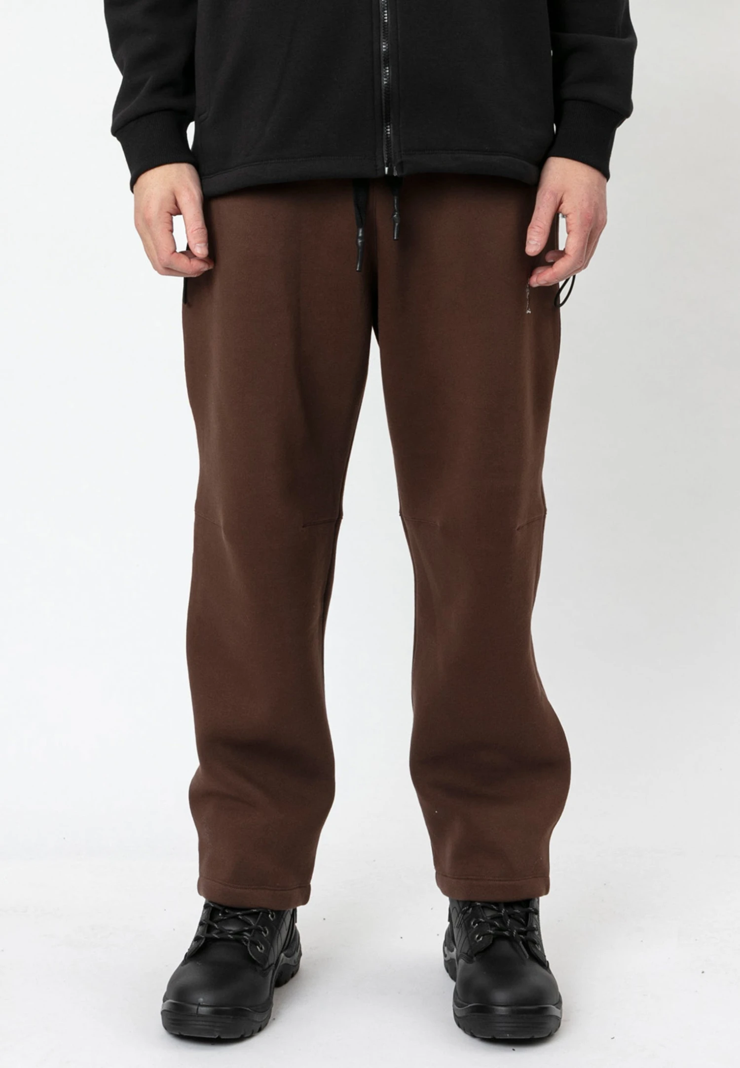 UNIVERSAL SWEAT PANTS CHOCOLATE 1 UNIVERSAL SWEAT PANTS CHOCOLATE