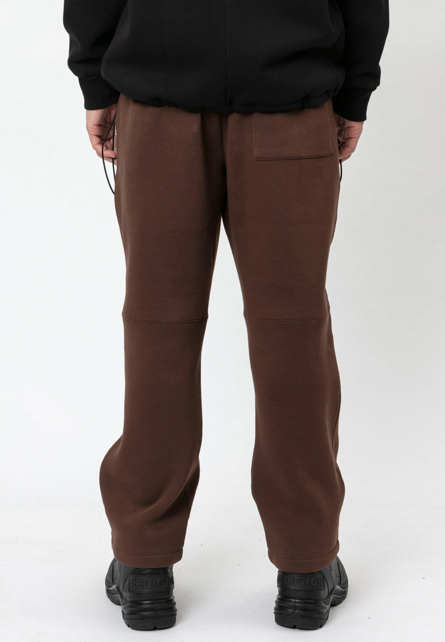 UNIVERSAL SWEAT PANTS CHOCOLATE 2 UNIVERSAL SWEAT PANTS CHOCOLATE - Image 2