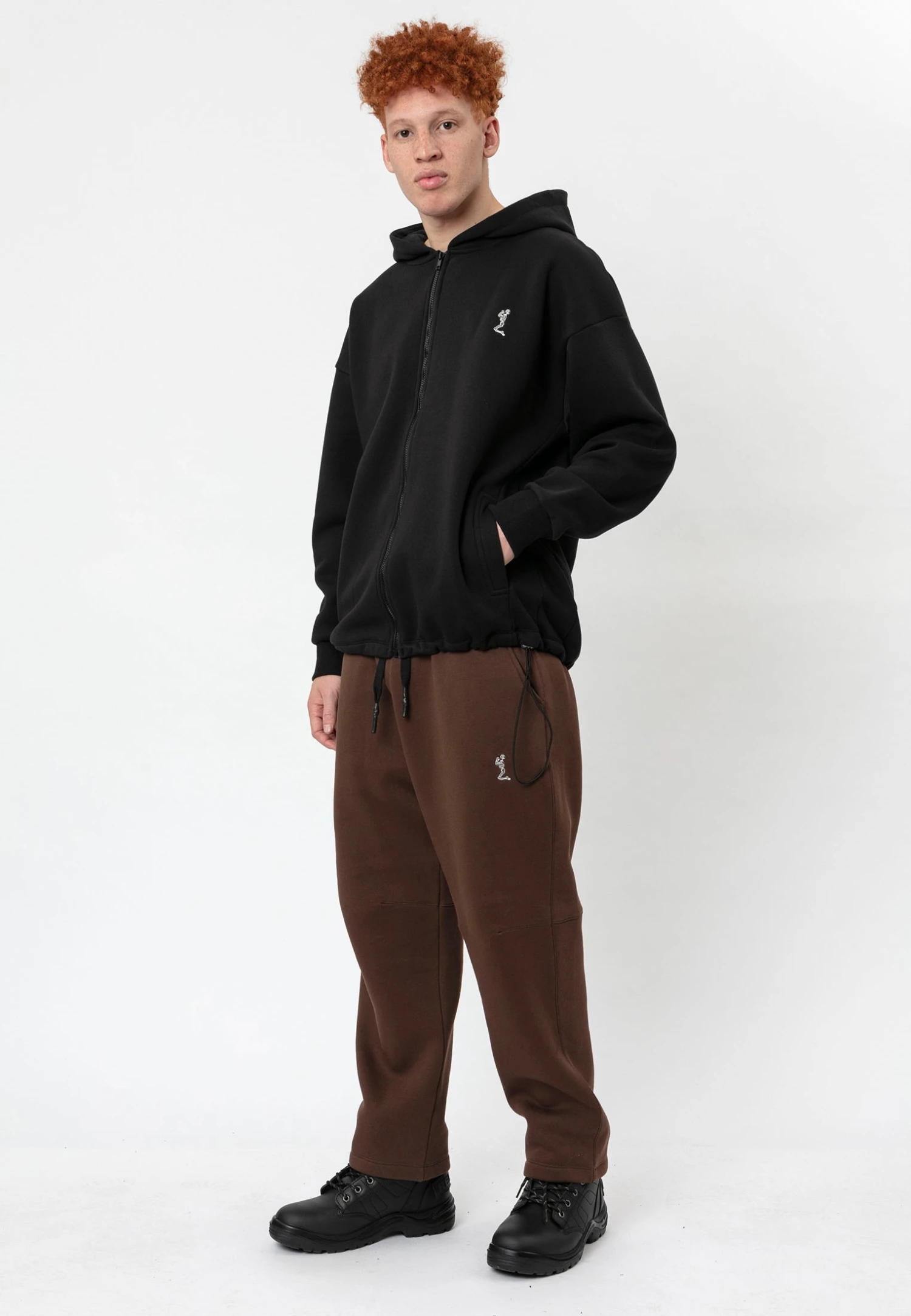 UNIVERSAL SWEAT PANTS CHOCOLATE 4 UNIVERSAL SWEAT PANTS CHOCOLATE - Image 4