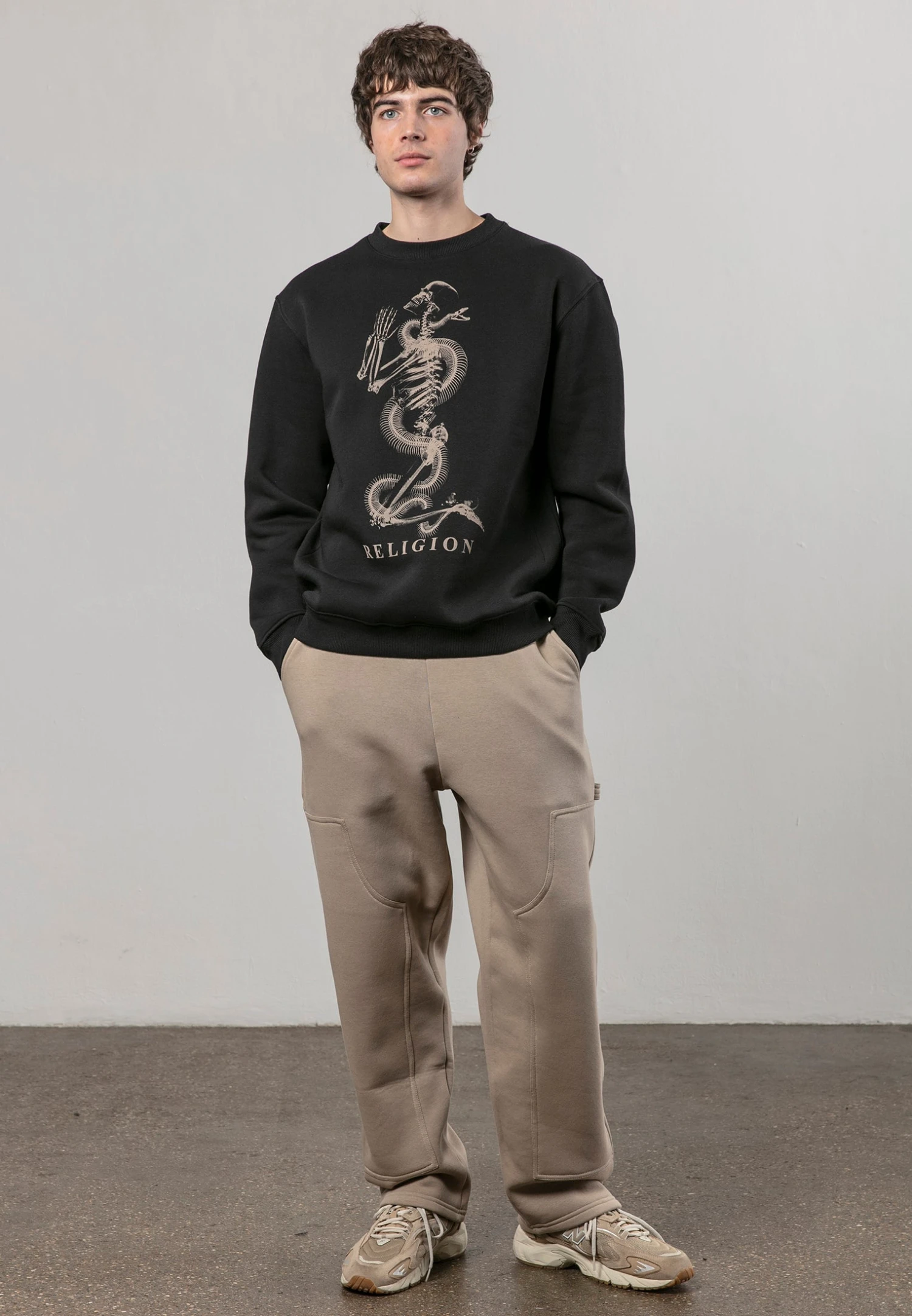 XRAY SKEL N SNAKE SWEAT BLACK 3 XRAY SKEL N SNAKE SWEAT BLACK - Image 3