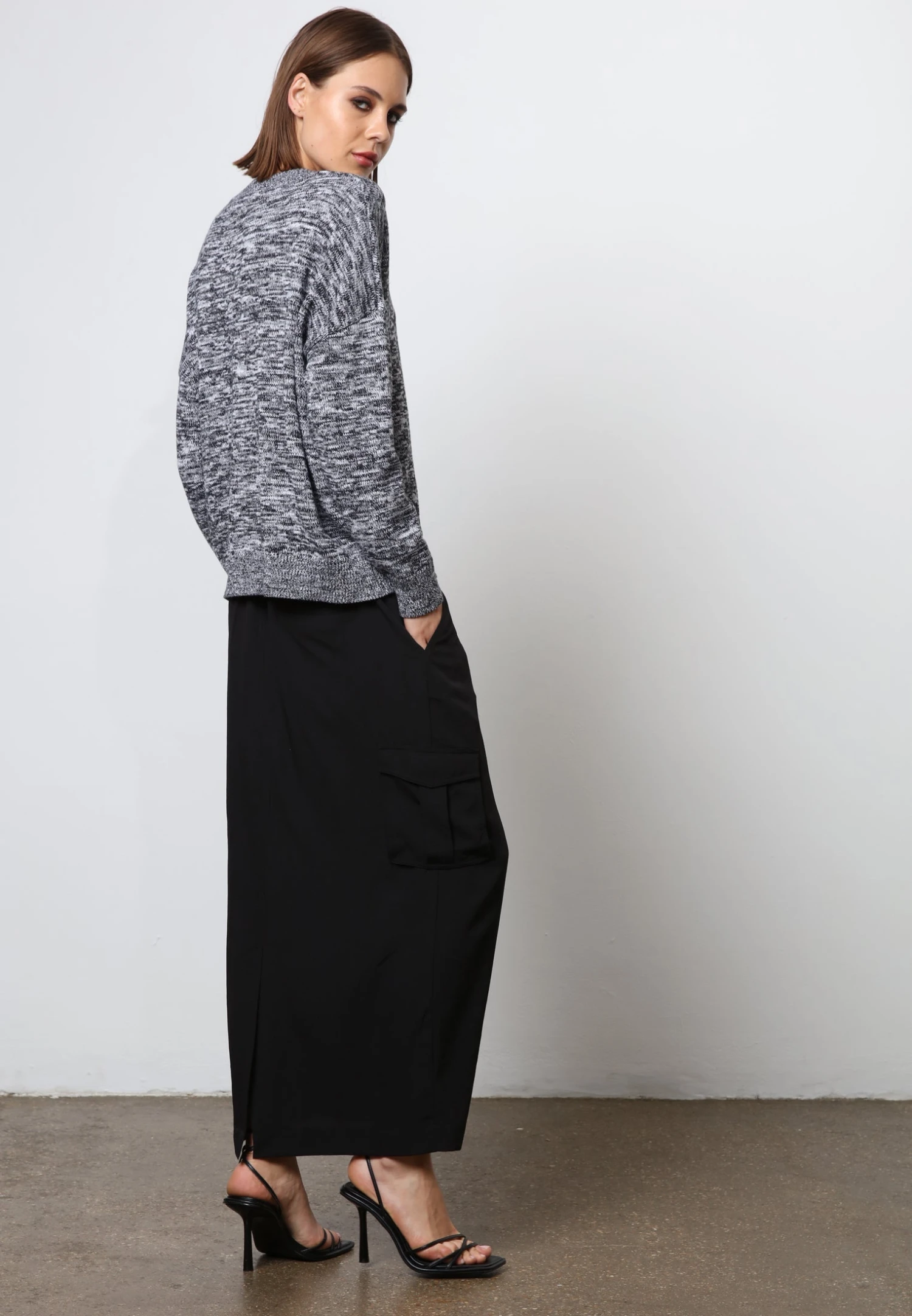 PEACE JUMPER BLACK & WHITE 5 PEACE JUMPER BLACK & WHITE - Image 5