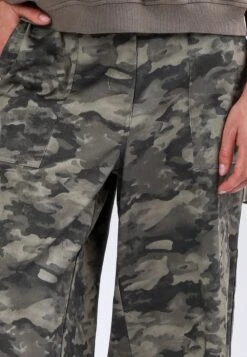 REVELATION TROUSERS CAMO 11 REVELATION TROUSERS CAMO -Religion Clothing 55HRAP86CAMO5 cd3e3bc5 ec50 48b7 bf97 9192f3b86e71