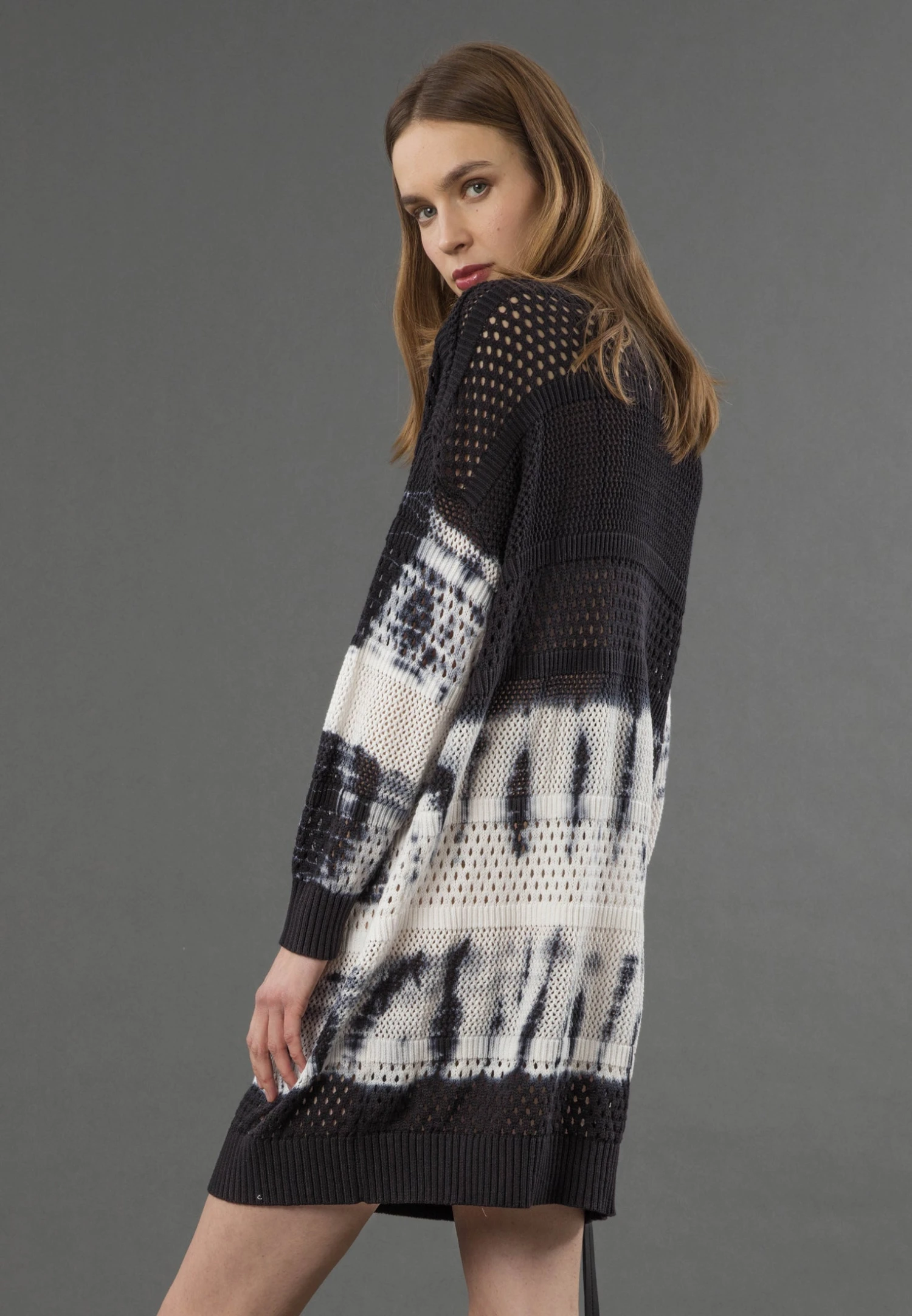 SPINEL TUNIC TIE DYE BLACK 3 SPINEL TUNIC TIE DYE BLACK - Image 3