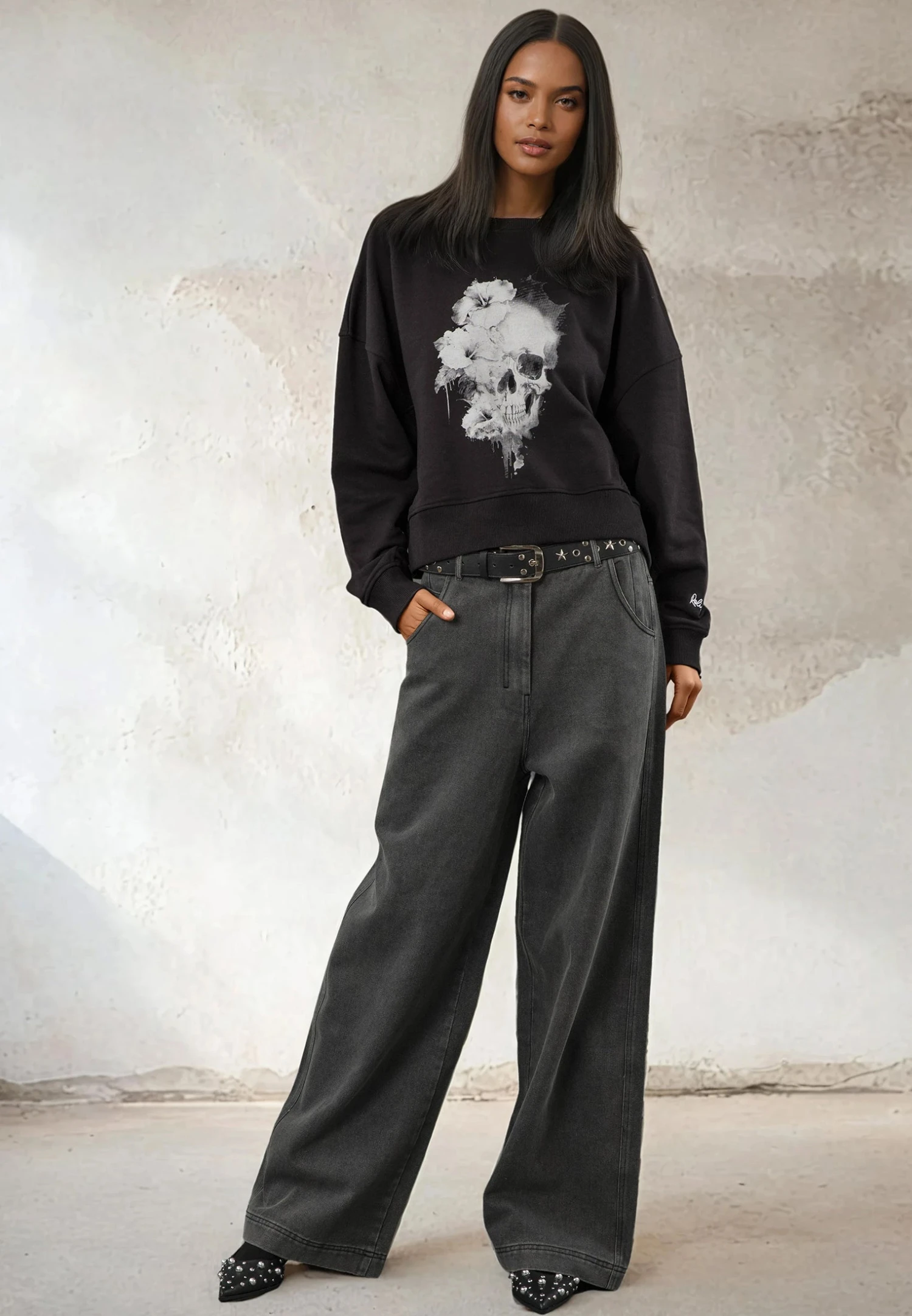 FLORA SWEAT BLACK 1 FLORA SWEAT BLACK