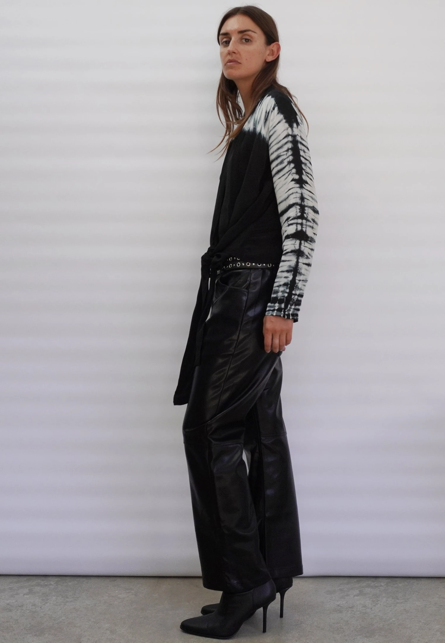 HIDDEN TOP BLACK & WHITE 7 HIDDEN TOP BLACK & WHITE - Image 7