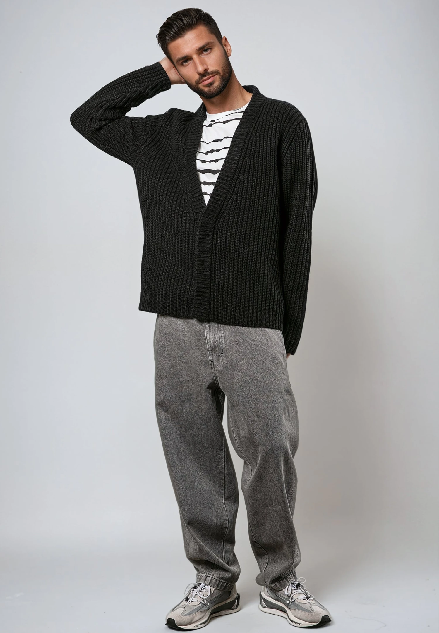 BUTTON BLACK CARDIGAN 2 BUTTON BLACK CARDIGAN - Image 2