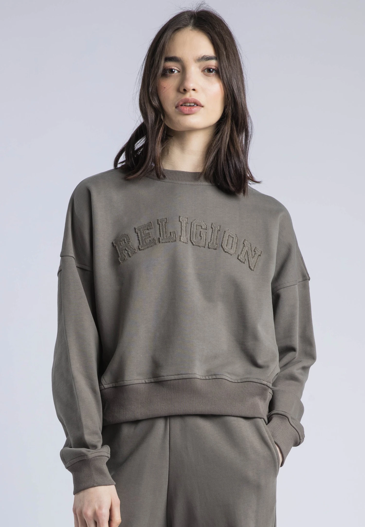 APPLIQUE BATWING SWEAT BRINDLE 1 APPLIQUE BATWING SWEAT BRINDLE