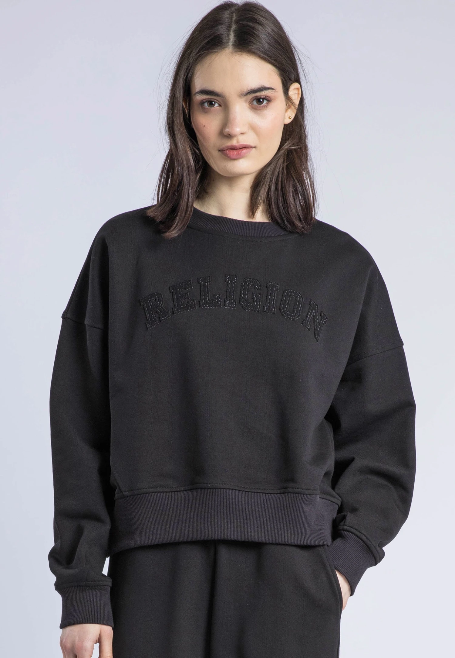 APPLIQUE BATWING SWEAT BLACK 1 APPLIQUE BATWING SWEAT BLACK