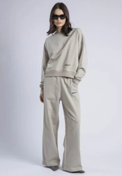 EMBROIDERY RELAXED SWEATPANTS STONE 8 EMBROIDERY RELAXED SWEATPANTS STONE -Religion Clothing WCTREP99PURECASHMERE6 da56e4e0 c785 4e75 88b9 4d708eb63a75