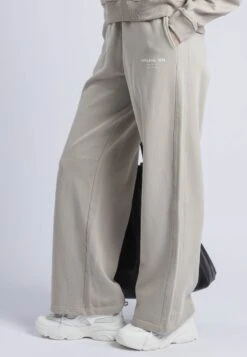 RELIGION UK RELAXED SWEATPANTS STONE 8 RELIGION UK RELAXED SWEATPANTS STONE -Religion Clothing WCTRUP99PURECASHMERE3 d925f674 0ea2 4adf 9962 ab126408c03e