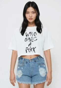 WHO GIVES A FUCK CROP TOP WHITE