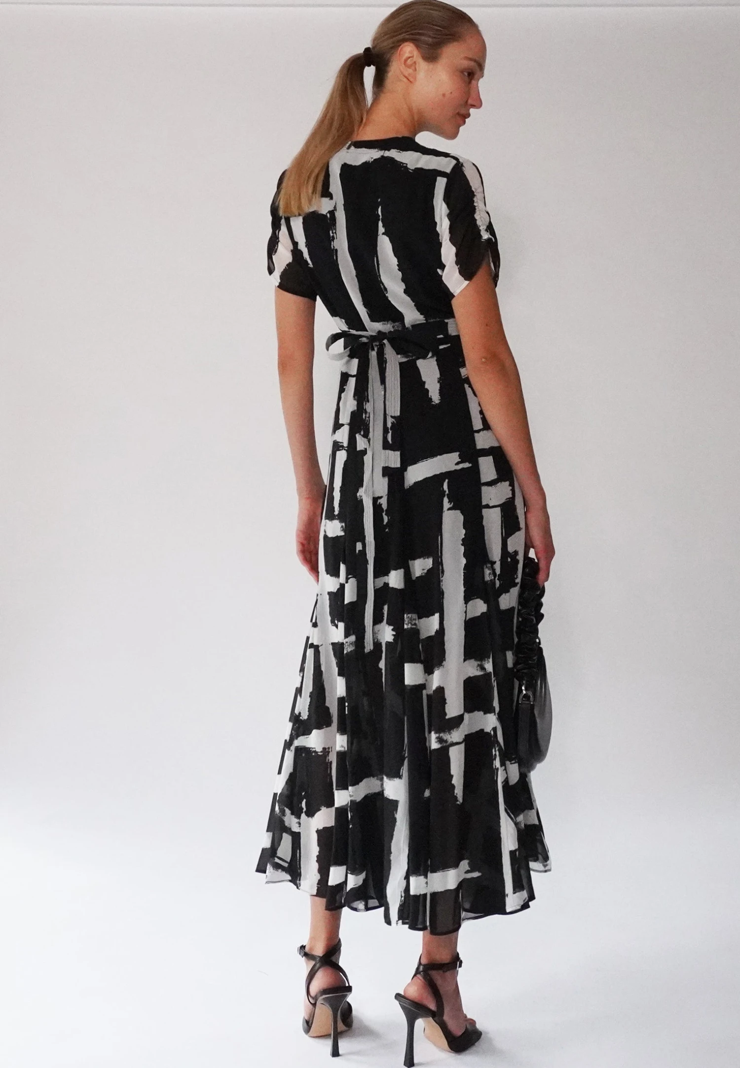 SOLSTICE MAXI DRESS SELVAGE BLACK 2 SOLSTICE MAXI DRESS SELVAGE BLACK - Image 2